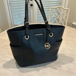 Michael Kors Medium black pebbled leather